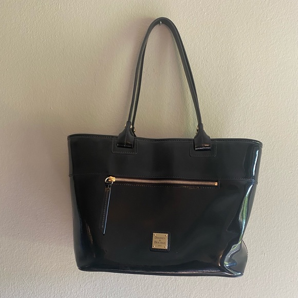 Dooney & Bourke Handbags - Black Dooney & Bourke Patent Leather/Gently Used